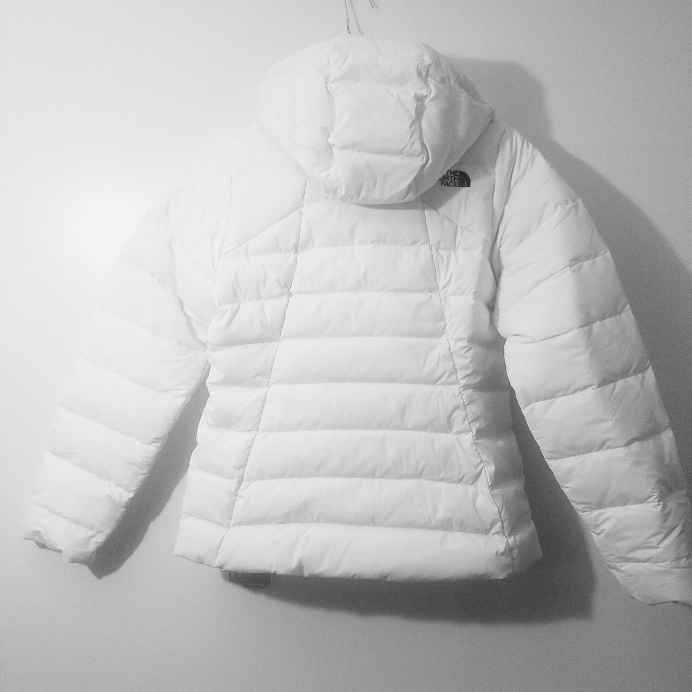 White North Face Coat - Picture 2 of 4